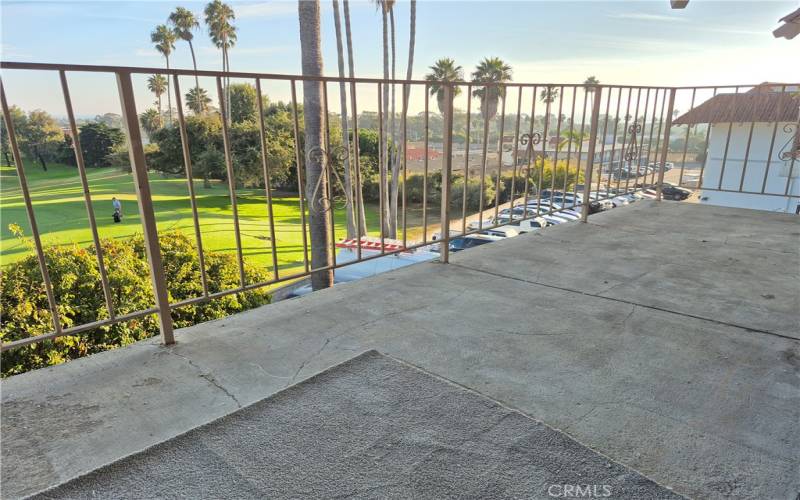 Balcony looking toward the ocean