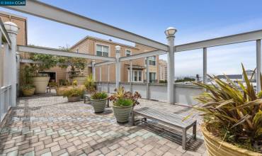 1512 Brunswig Ln 50, Emeryville, California 94608, 2 Bedrooms Bedrooms, ,2 BathroomsBathrooms,Residential,Buy,1512 Brunswig Ln 50,41077585