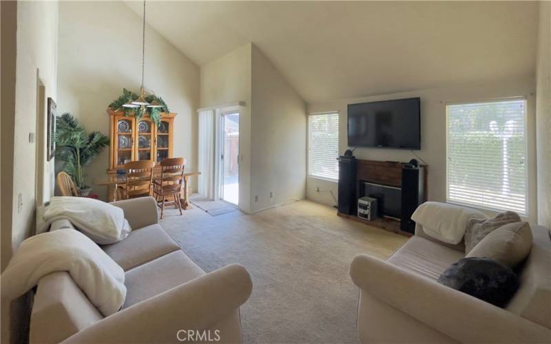 BIG SIZE LIVING ROOM WITH DINING AREA. AND A ROMANTICAL FIREPLACE.