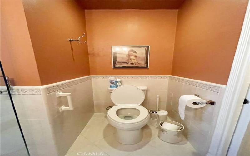 Bathroom toilet