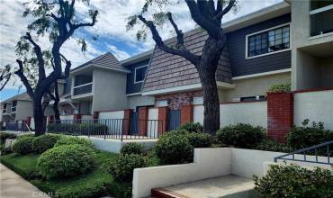 10201 Mason Avenue 34, Chatsworth, California 91311, 2 Bedrooms Bedrooms, ,1 BathroomBathrooms,Residential,Buy,10201 Mason Avenue 34,WS24209121