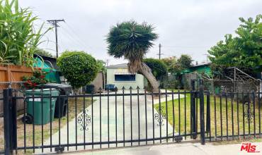 13825 Stanford Avenue, Los Angeles, California 90059, 3 Bedrooms Bedrooms, ,1 BathroomBathrooms,Residential,Buy,13825 Stanford Avenue,24457939