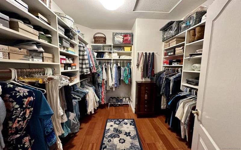 Walk-in Closet