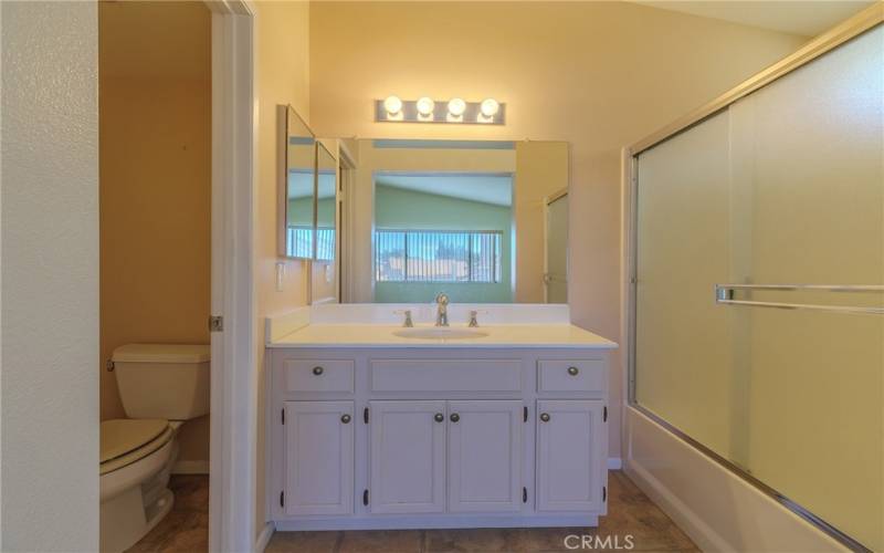 Primary bedroom bathroom.