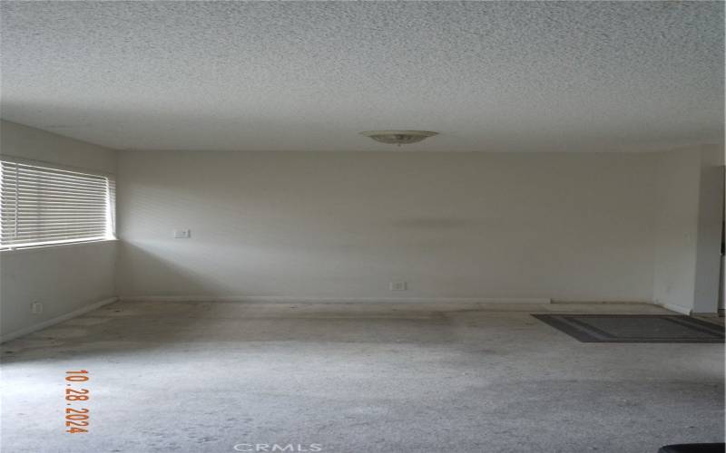 Dining area off kitchen,