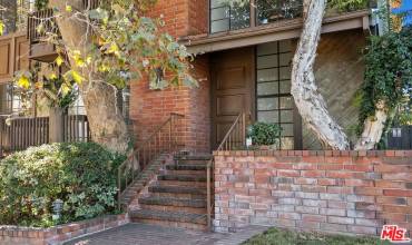 2307 S Bentley Avenue 2, Los Angeles, California 90064, 2 Bedrooms Bedrooms, ,2 BathroomsBathrooms,Residential,Buy,2307 S Bentley Avenue 2,24452759