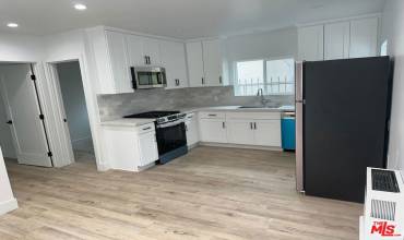 2804 2804 1/2 S Cloverdale Avenue, Los Angeles, California 90016, 1 Bedroom Bedrooms, ,1 BathroomBathrooms,Residential Lease,Rent,2804 2804 1/2 S Cloverdale Avenue,24456737