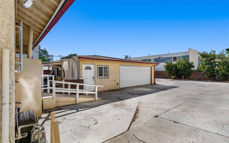 Garage with an extra space for a workshop, etc.