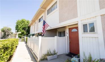 10159 De Soto Avenue 203, Chatsworth, California 91311, 3 Bedrooms Bedrooms, ,2 BathroomsBathrooms,Residential,Buy,10159 De Soto Avenue 203,SR24131871