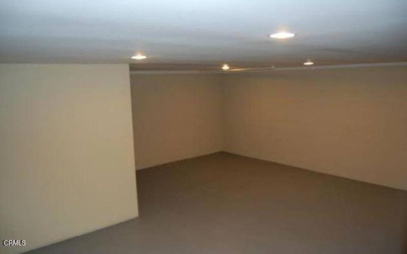 basement 400sq ft