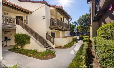 123 S Cross Creek Road C, Orange, California 92869, 2 Bedrooms Bedrooms, ,2 BathroomsBathrooms,Residential,Buy,123 S Cross Creek Road C,PW24219536