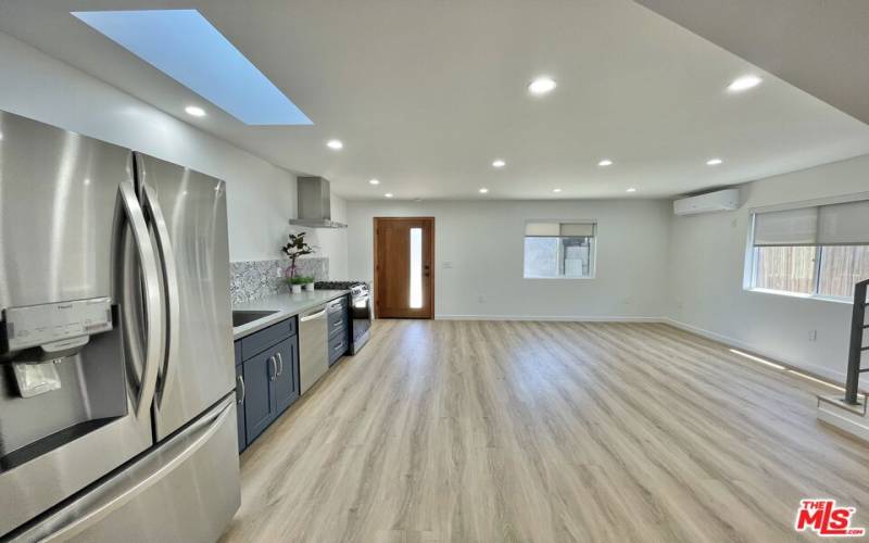 Great Rm, entry, living, kitchen