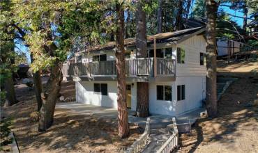 738 W Victoria Court, Lake Arrowhead, California 92352, 3 Bedrooms Bedrooms, ,2 BathroomsBathrooms,Residential,Buy,738 W Victoria Court,RW24223534