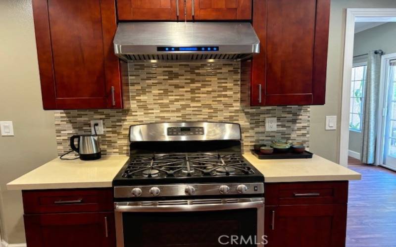 stove and kitchen vent hood