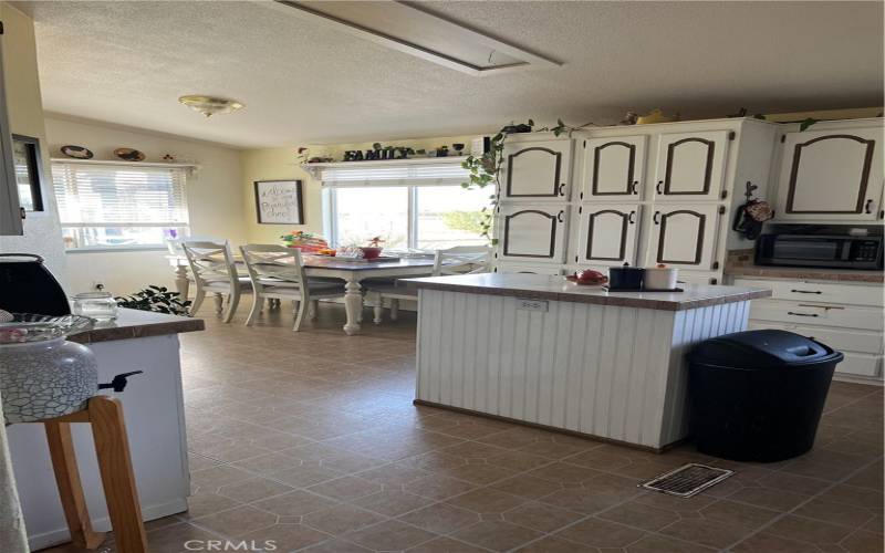 Kitchen/nook