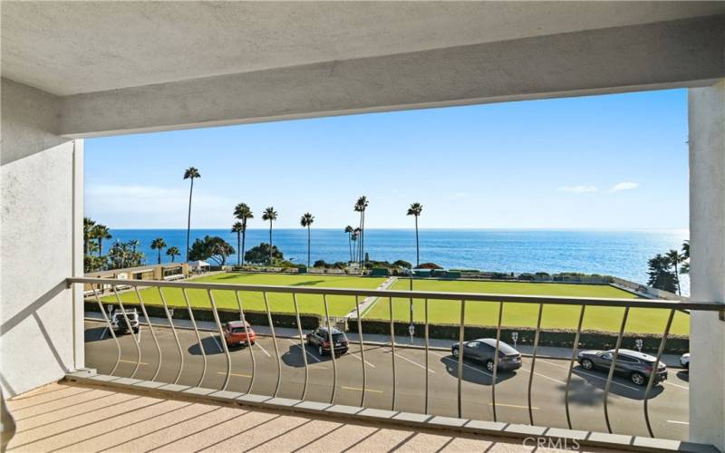 Balcony with panoramic ocean views