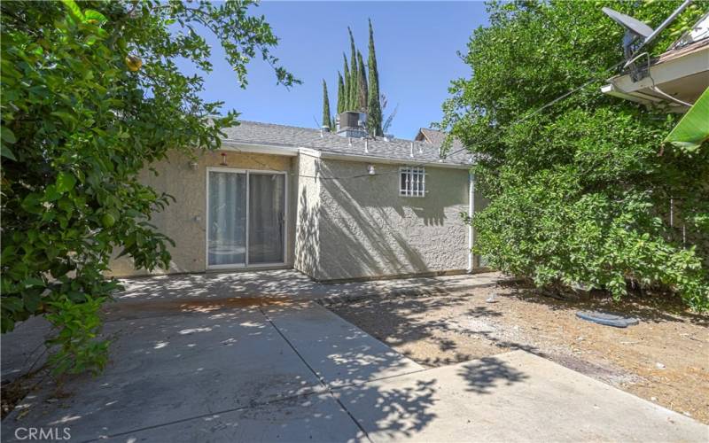 FRONT HOUSE - Back view