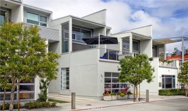 515 30th Street A, Newport Beach, California 92663, 2 Bedrooms Bedrooms, ,2 BathroomsBathrooms,Residential Lease,Rent,515 30th Street A,OC24223221