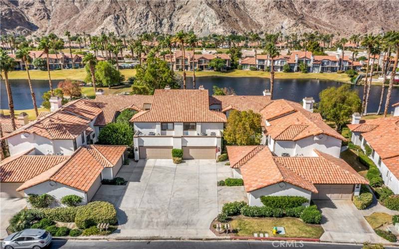 Lakefront/ Mountain views