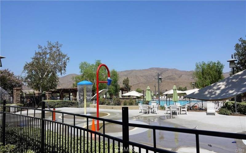 Fountain shower in the pool area