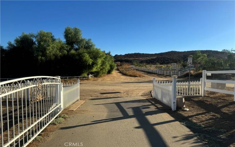 FRONT AUTOMATIC GATE