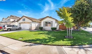 814 Donovan Street, Manteca, California 95337, 3 Bedrooms Bedrooms, ,3 BathroomsBathrooms,Residential,Buy,814 Donovan Street,41077933