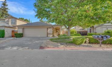 280 Robinwood Ave, Oakley, California 94561, 3 Bedrooms Bedrooms, ,2 BathroomsBathrooms,Residential,Buy,280 Robinwood Ave,41077529