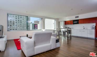 901 S Flower Street 513, Los Angeles, California 90015, 1 Bedroom Bedrooms, ,1 BathroomBathrooms,Residential,Buy,901 S Flower Street 513,24456973