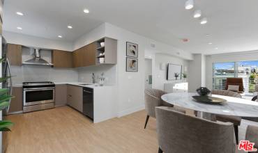 11837 Mayfield Avenue 104, Los Angeles, California 90049, 3 Bedrooms Bedrooms, ,3 BathroomsBathrooms,Residential Lease,Rent,11837 Mayfield Avenue 104,24459247