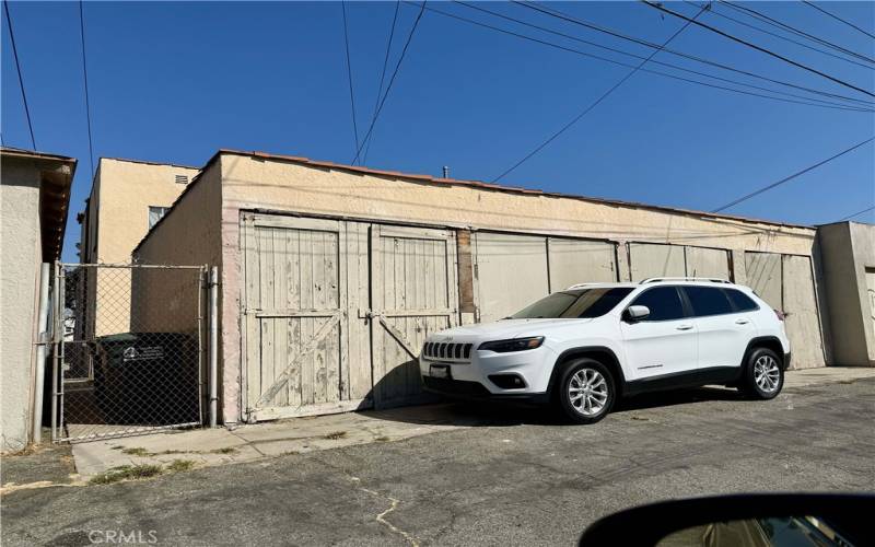 4 car garage and laundry room