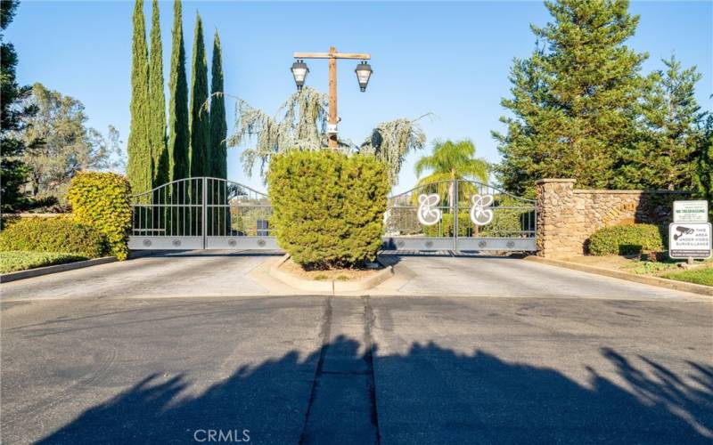 Canyon Oaks Gates