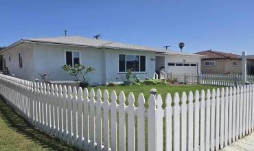 454 Elm Avenue, Imperial Beach, California 91932, 3 Bedrooms Bedrooms, ,1 BathroomBathrooms,Residential,Buy,454 Elm Avenue,PTP2406753