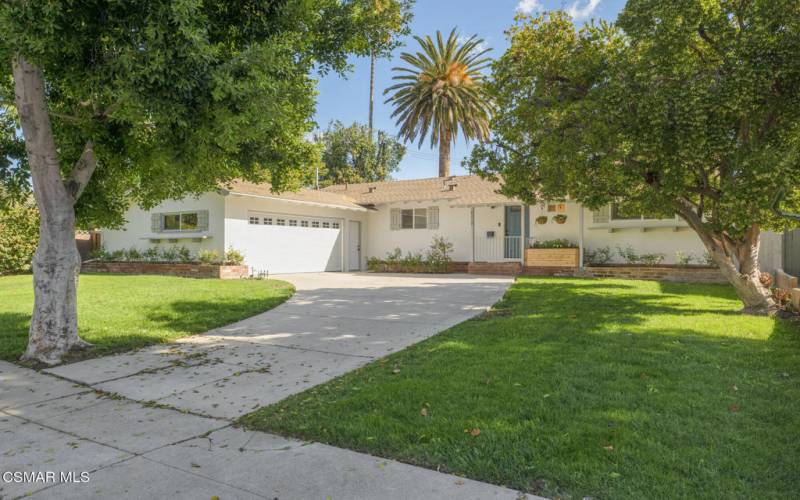 8210 Rudnick Ave, Canoga Park -HsHprod-