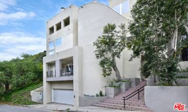 1701 N Beverly Drive, Beverly Hills, California 90210, 4 Bedrooms Bedrooms, ,5 BathroomsBathrooms,Residential Lease,Rent,1701 N Beverly Drive,24459367