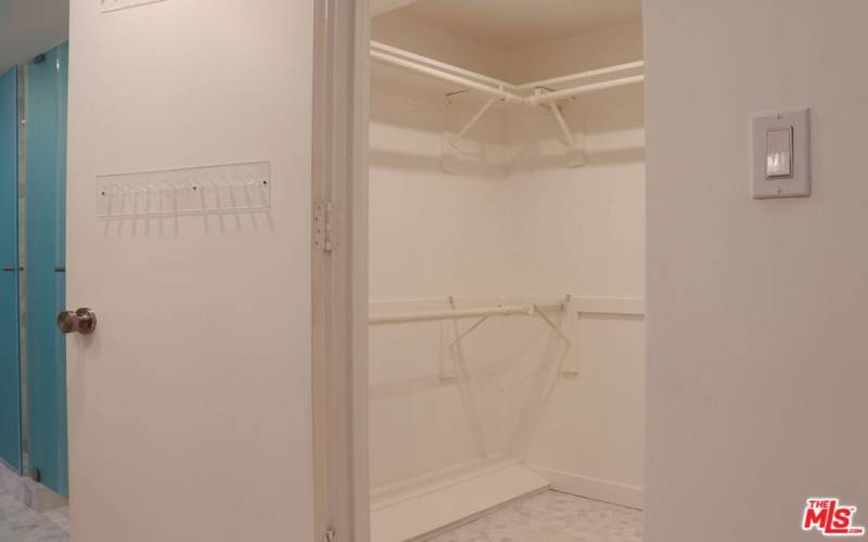 Walk-in Closet