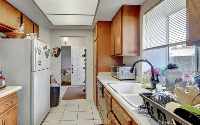 Kitchen - refrigerator included.