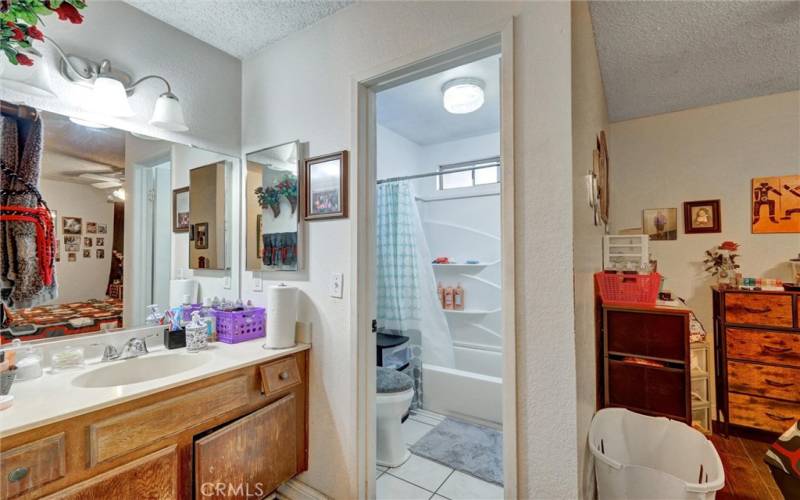 En-suite bathroom in second bedroom.