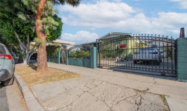 3161 Estara Avenue, Los Angeles, California 90065, 3 Bedrooms Bedrooms, ,2 BathroomsBathrooms,Residential,Buy,3161 Estara Avenue,SR24226060