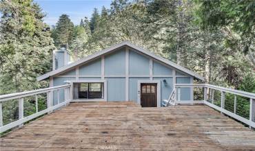 561 Dover Court, Lake Arrowhead, California 92352, 4 Bedrooms Bedrooms, ,3 BathroomsBathrooms,Residential,Buy,561 Dover Court,DW24224920