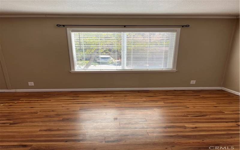 2 LARGE WINDOWS IN LIVING AREA