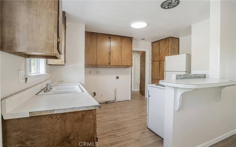 Kitchen area and Laundry hookups