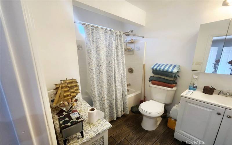 Back unit full bathroom