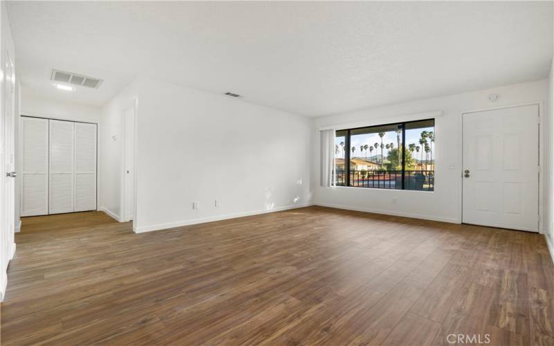 Livingroom, Hallway