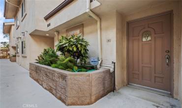 423 E Providencia Avenue 104, Burbank, California 91501, 2 Bedrooms Bedrooms, ,2 BathroomsBathrooms,Residential Lease,Rent,423 E Providencia Avenue 104,GD24225823