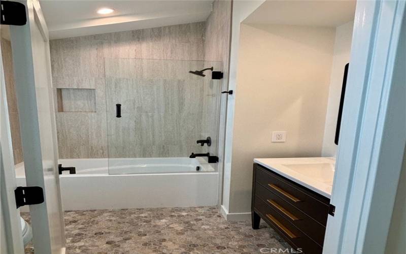 2nd Bedroom Bath