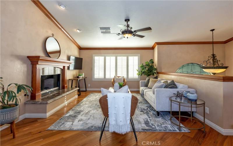 Venetian plaster walls, wood flooring, romantic fireplace...ahhh