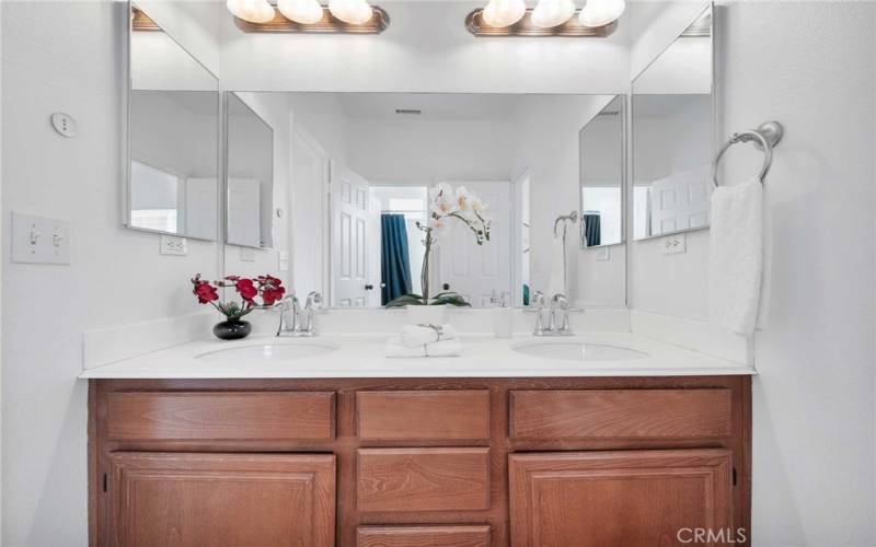 Dual Vanity in Jack and Jill Bath