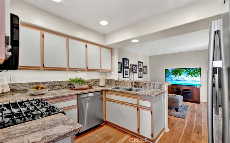 Granite countertops, stainless steel appliances