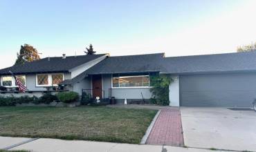 115 Chaucer Drive, Salinas, California 93901, 3 Bedrooms Bedrooms, ,2 BathroomsBathrooms,Residential,Buy,115 Chaucer Drive,ML81985619