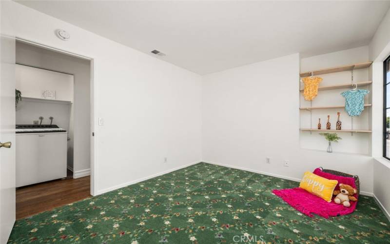 Guest room with spacious closet